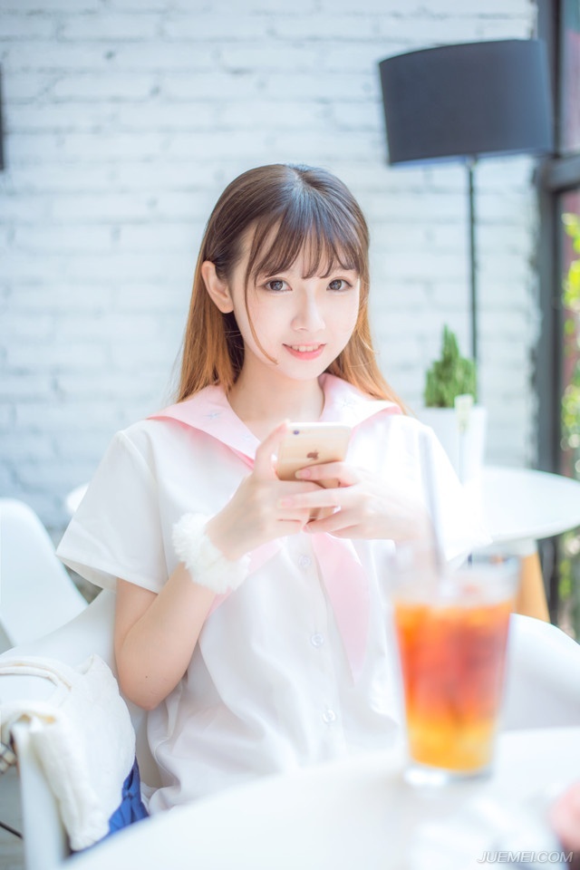 小学的离别，那是最不能知道你身边的人未来将变成一个什么样的人物的时刻[lizhigushicom]。——韩寒《，我想和这个世界谈谈》